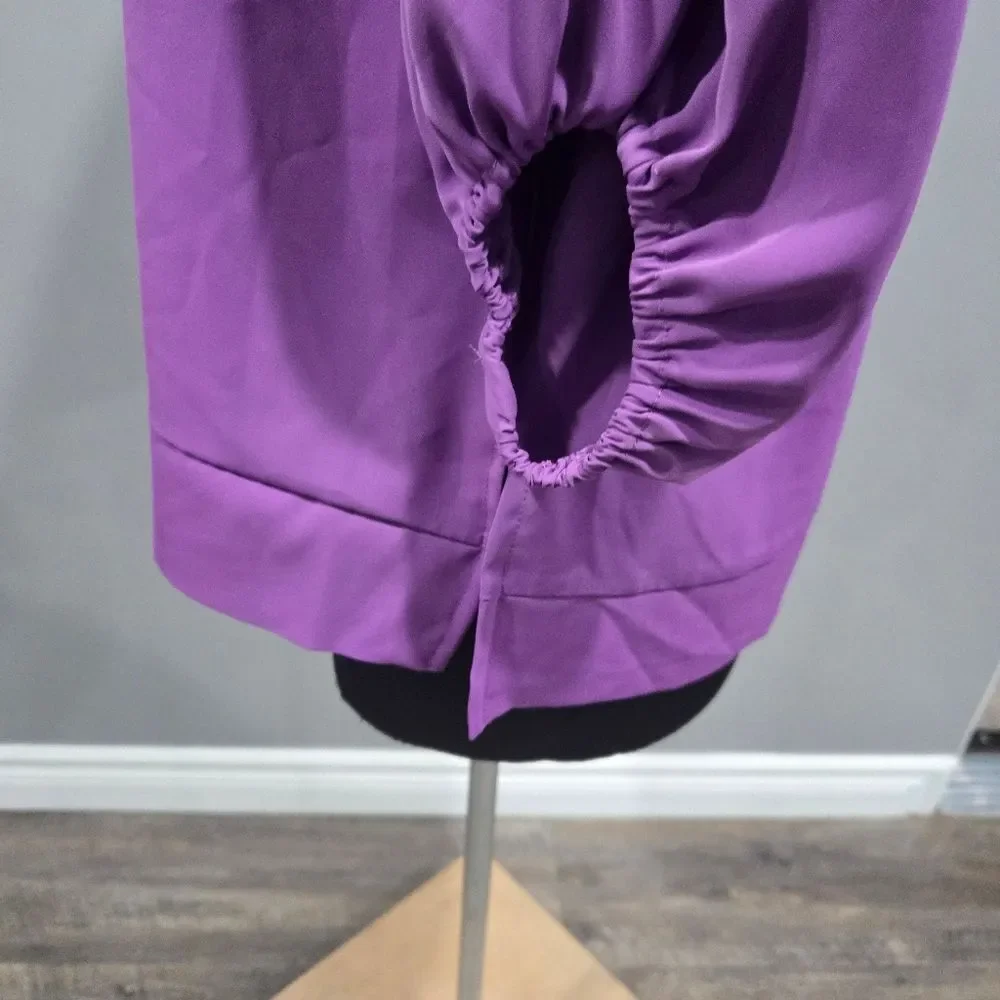 🐢 Cute Violet 💜 Blouse Size S NWOT.